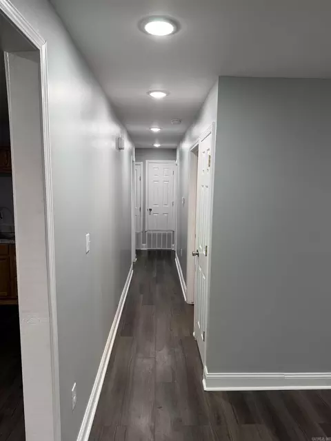 Entry Way - 2213 Crestwood, Pine Bluff, AR 71603 photo 2 of 3