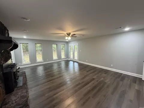 Living - 2213 Crestwood, Pine Bluff, AR 71603 photo 5 of 5