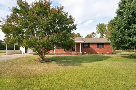 Exterior - 110 W Alabama St, Beebe, AR 72012 photo 1 of 9