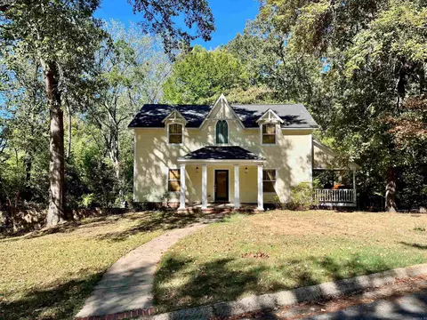 1009 Evergreen Dr, Arkadelphia, AR 71923