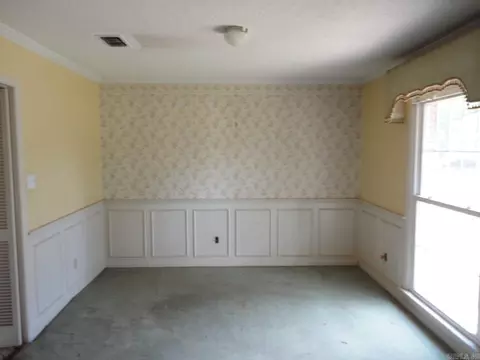 Living - 3720 Ryburn Rd, Pine Bluff, AR 71603 photo 2 of 4