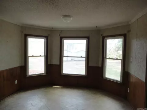 Living - 3720 Ryburn Rd, Pine Bluff, AR 71603 photo 3 of 4