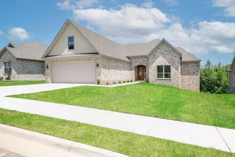 556 Valley Oak Dr, Sherwood, AR 72120