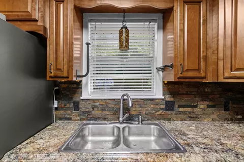 Kitchen - 2 Evergreen Dr, Searcy, AR 72143 photo 4 of 4