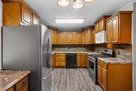 Kitchen - 2 Evergreen Dr, Searcy, AR 72143 photo 1 of 4