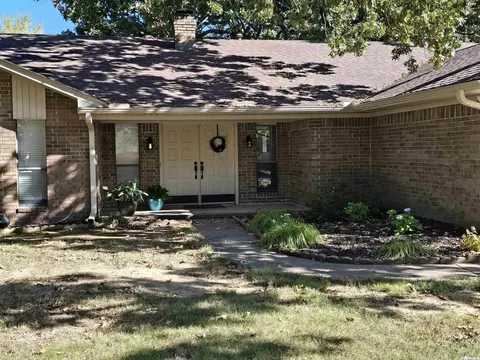 8 Sandstone Dr, Conway, AR 72034