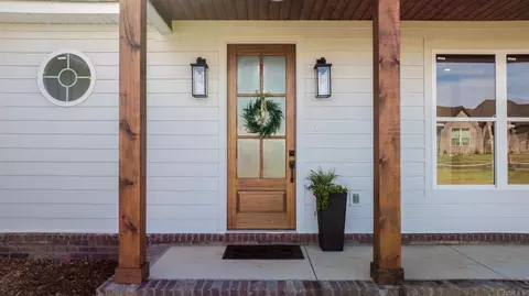 Entry Way - 119 Michael Dr, Beebe, AR 72012 photo 1 of 8