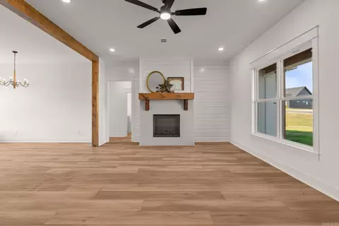 Living - 119 Michael Dr, Beebe, AR 72012 photo 1 of 2