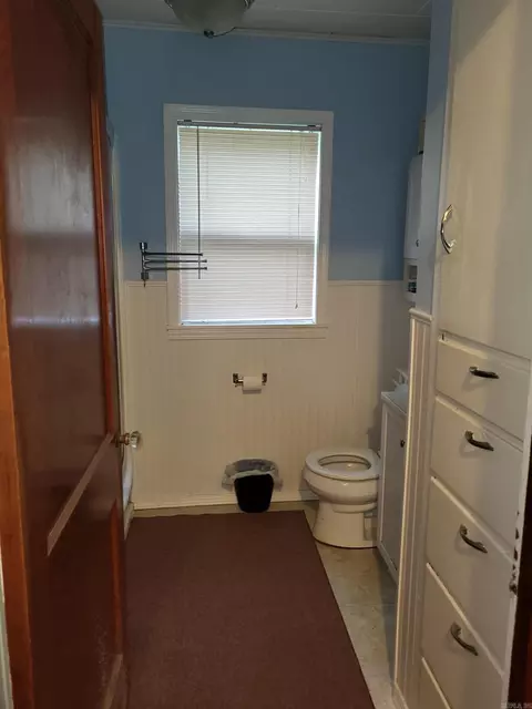 Bath - 225 S Cagle St, Rector, AR 72461 photo 3 of 3