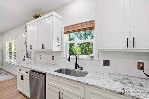 Kitchen - 208 Blackjack, Greenbrier, AR 72058 photo 2 of 5