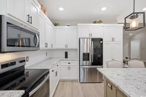 Kitchen - 208 Blackjack, Greenbrier, AR 72058 photo 5 of 5