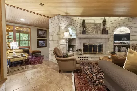Living - 2702 Stonehedge Dr, Harrison, AR 72601 photo 6 of 6