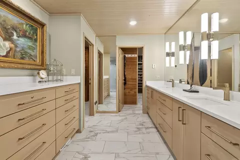 Bath - 2702 Stonehedge Dr, Harrison, AR 72601 photo 1 of 6