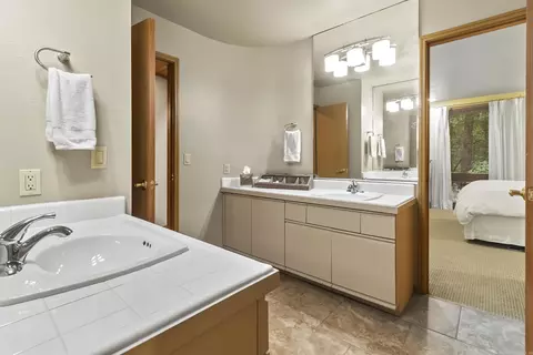 Bath - 2702 Stonehedge Dr, Harrison, AR 72601 photo 5 of 6
