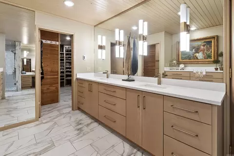 Bath - 2702 Stonehedge Dr, Harrison, AR 72601 photo 4 of 6