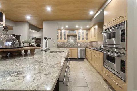 Kitchen - 2702 Stonehedge Dr, Harrison, AR 72601 photo 3 of 5