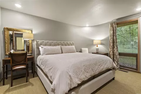 Bedroom - 2702 Stonehedge Dr, Harrison, AR 72601 photo 6 of 7
