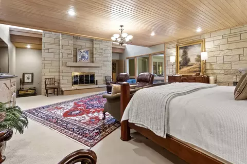 Bedroom - 2702 Stonehedge Dr, Harrison, AR 72601 photo 2 of 7