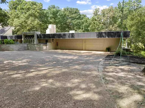 Exterior - 2702 Stonehedge Dr, Harrison, AR 72601 photo 2 of 11