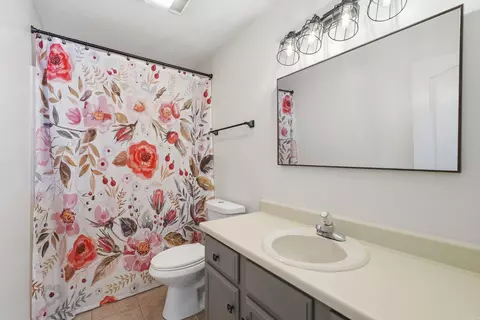 Bath - 2235 Rainbow Rd, Conway, AR 72032 photo 2 of 2