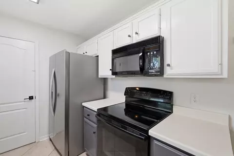 Kitchen - 2235 Rainbow Rd, Conway, AR 72032 photo 2 of 5