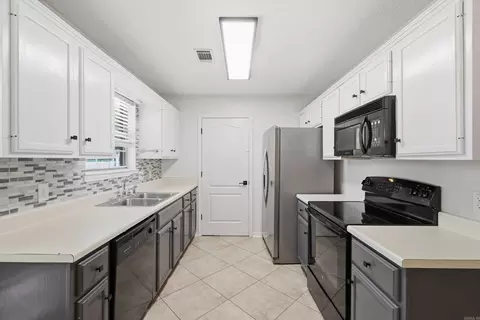 Kitchen - 2235 Rainbow Rd, Conway, AR 72032 photo 1 of 5