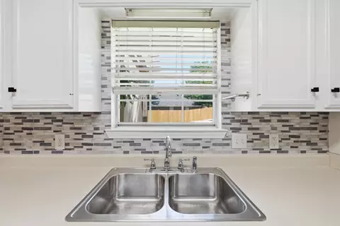 Kitchen - 2235 Rainbow Rd, Conway, AR 72032 photo 3 of 5