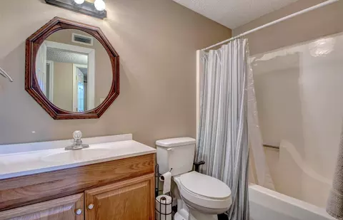 Bath - 607 Meadow Cir, Beebe, AR 72012 photo 1 of 2
