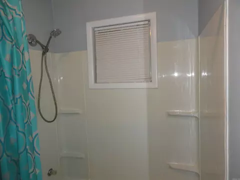Bath - 104 Boyd Cir, Marshall, AR 72650 photo 4 of 4