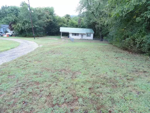Exterior - 104 Boyd Cir, Marshall, AR 72650 photo 3 of 18