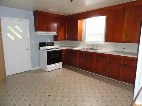 Kitchen - 104 Boyd Cir, Marshall, AR 72650 photo 1 of 2