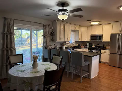 Kitchen - 1612 Pinecroft St, Benton, AR 72019 photo 4 of 4