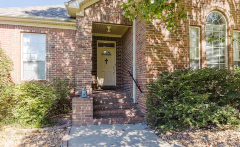9 Patton Dr, Maumelle, AR 72113