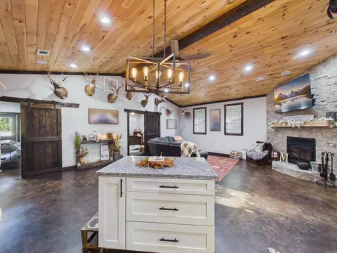 Entry Way - 106 W Prosperity Rd, Poughkeepsie, AR 72569 photo 1 of 1