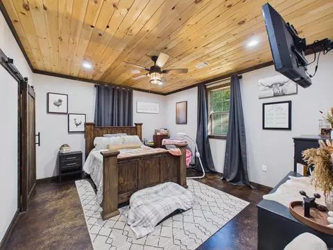 Bedroom - 106 W Prosperity Rd, Poughkeepsie, AR 72569 photo 4 of 6