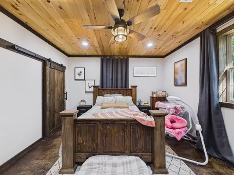 Bedroom - 106 W Prosperity Rd, Poughkeepsie, AR 72569 photo 5 of 6