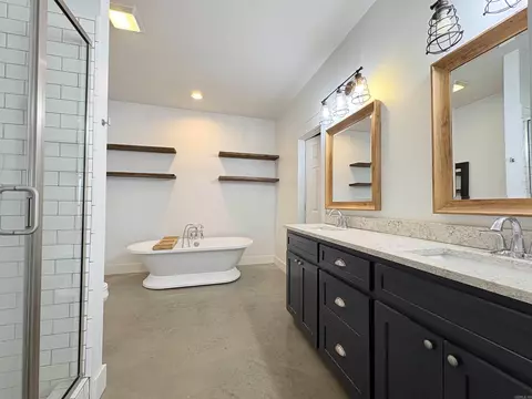Bath - 1705 Potter St, Conway, AR 72032 photo 1 of 2