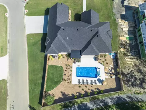 Exterior - 312 Devoe Bend Dr, Maumelle, AR 72113 photo 8 of 9