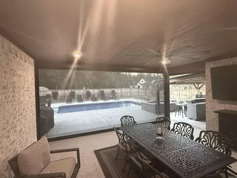 Exterior - 312 Devoe Bend Dr, Maumelle, AR 72113 photo 4 of 9