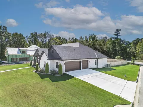 Exterior - 312 Devoe Bend Dr, Maumelle, AR 72113 photo 2 of 9
