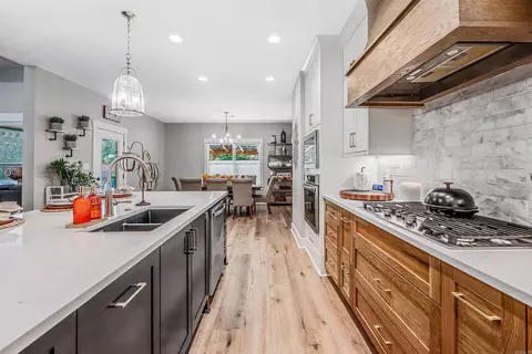 Kitchen - 312 Devoe Bend Dr, Maumelle, AR 72113 photo 3 of 5