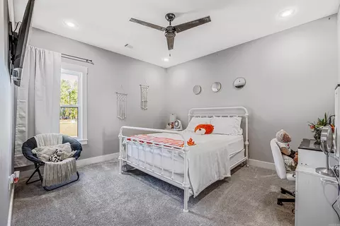 Bedroom - 312 Devoe Bend Dr, Maumelle, AR 72113 photo 7 of 9