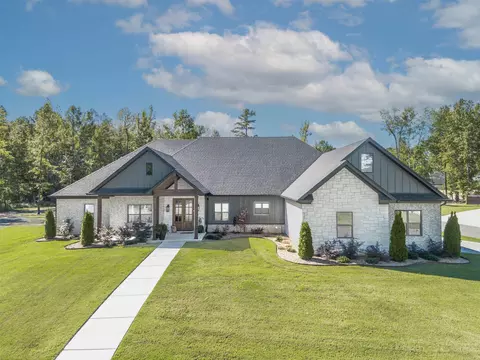 312 Devoe Bend Dr, Maumelle, AR 72113