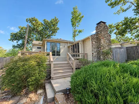 1901 Pine Valley Rd, Little Rock, AR 72207