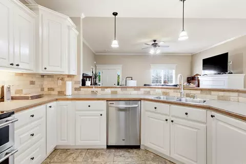 Kitchen - 186 Hwy 267 Spur, Beebe, AR 72012 photo 1 of 4