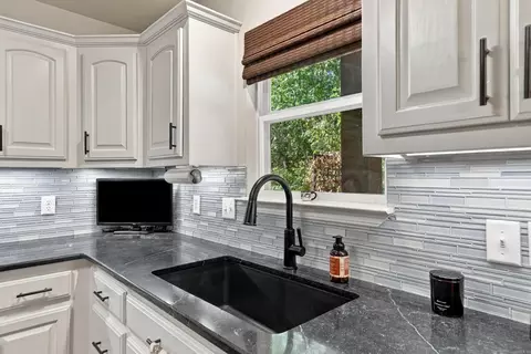 Kitchen - 318 Sherry Ann Ct, Alexander, AR 72002 photo 1 of 9