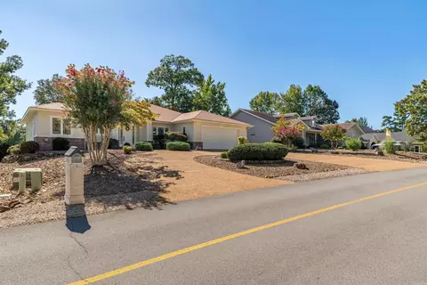 26 Elcano Dr, Hot Springs Village, AR 71909