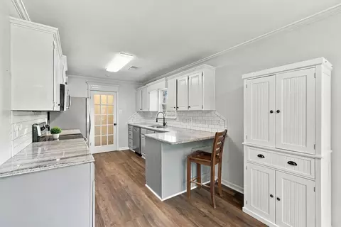 Kitchen - 27 Magness Creek Dr, Cabot, AR 72023 photo 6 of 7