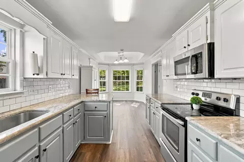 Kitchen - 27 Magness Creek Dr, Cabot, AR 72023 photo 3 of 7