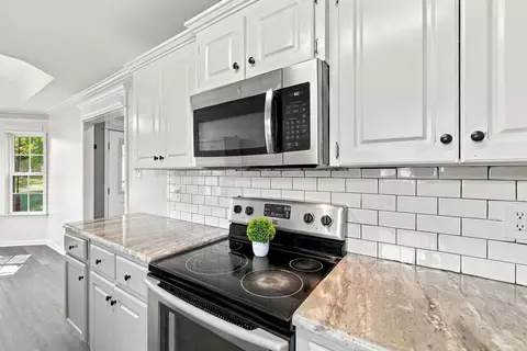 Kitchen - 27 Magness Creek Dr, Cabot, AR 72023 photo 5 of 7